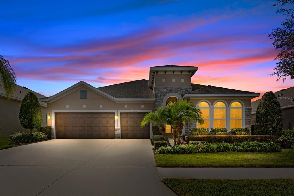 For Sale: $599,000 (4 beds, 3 baths, 2514 Square Feet)