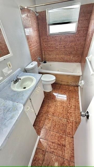 В аренду: $1,300 (2 спален, 1 ванн, 784 Квадратных фут)