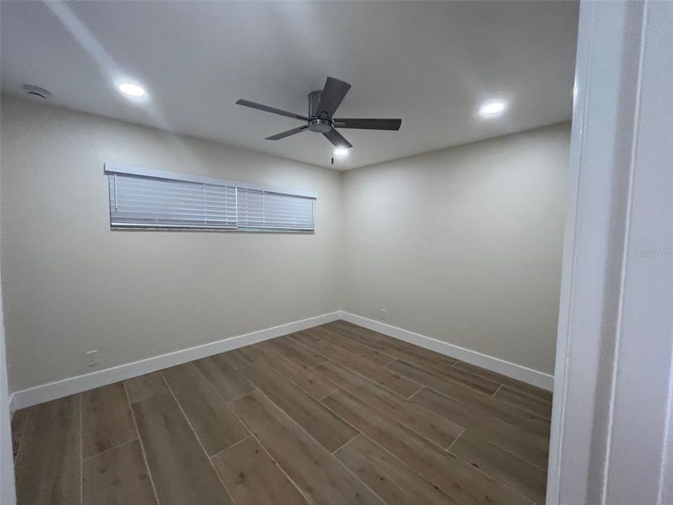 For Rent: $2,100 (2 beds, 1 baths, 880 Square Feet)