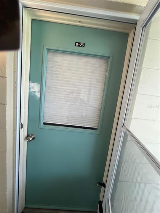 For Rent: $2,100 (2 beds, 1 baths, 880 Square Feet)