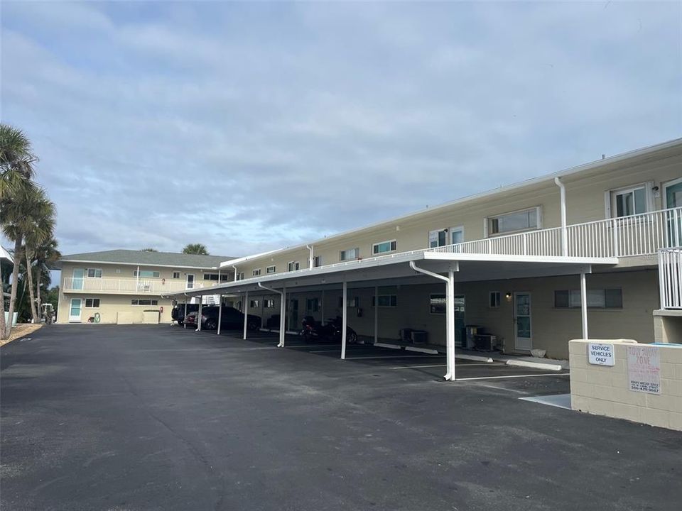 For Rent: $2,100 (2 beds, 1 baths, 880 Square Feet)