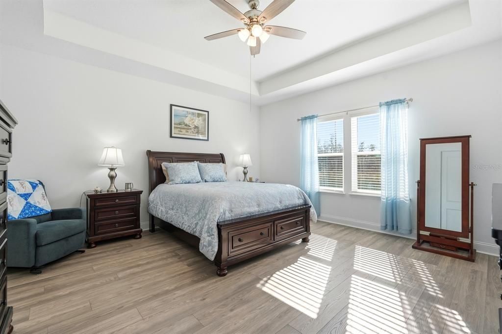 For Sale: $479,900 (4 beds, 2 baths, 2332 Square Feet)