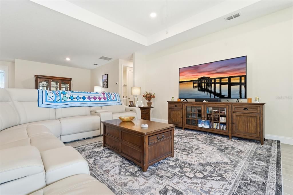 For Sale: $479,900 (4 beds, 2 baths, 2332 Square Feet)