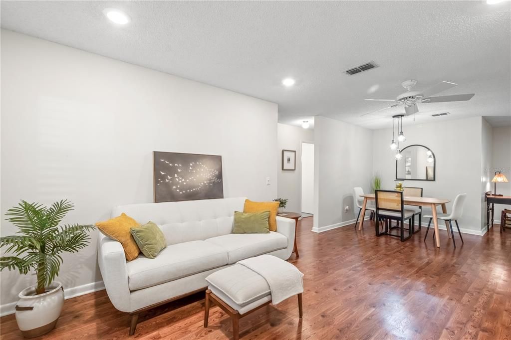 For Sale: $164,500 (2 beds, 2 baths, 1215 Square Feet)