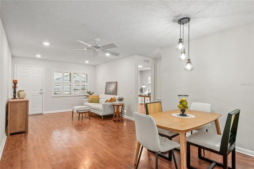 For Sale: $164,500 (2 beds, 2 baths, 1215 Square Feet)