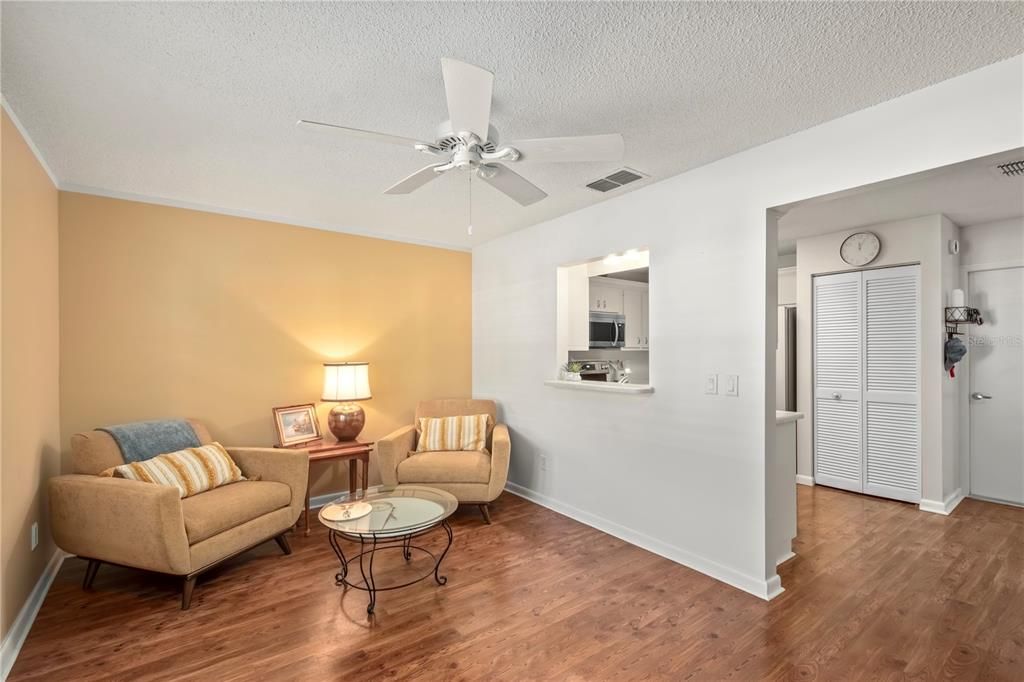 For Sale: $164,500 (2 beds, 2 baths, 1215 Square Feet)