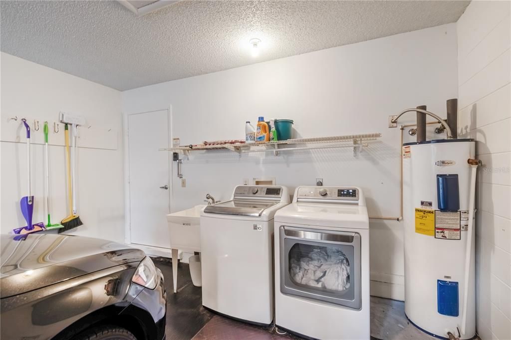 For Sale: $164,500 (2 beds, 2 baths, 1215 Square Feet)