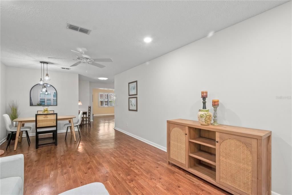 For Sale: $164,500 (2 beds, 2 baths, 1215 Square Feet)