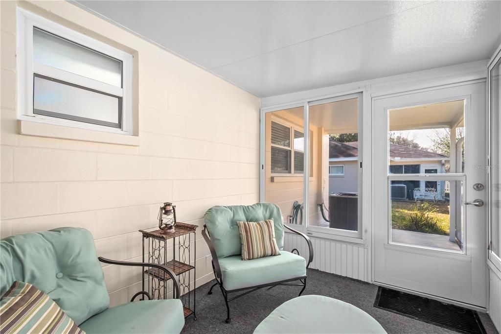 For Sale: $164,500 (2 beds, 2 baths, 1215 Square Feet)