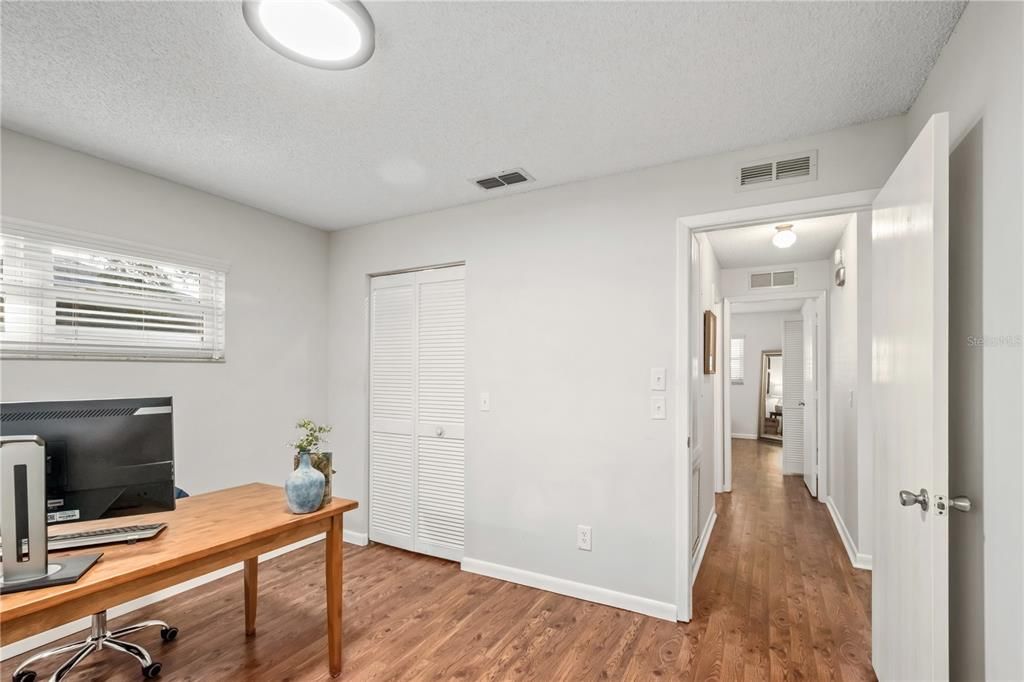 For Sale: $164,500 (2 beds, 2 baths, 1215 Square Feet)