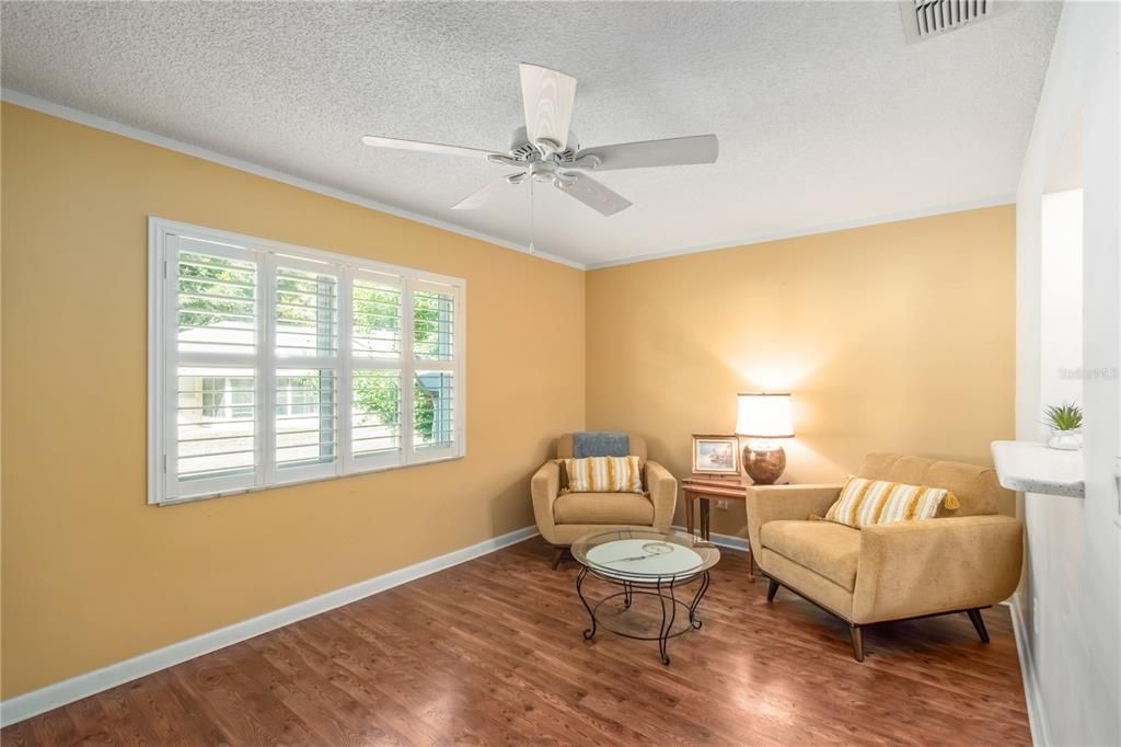 For Sale: $164,500 (2 beds, 2 baths, 1215 Square Feet)