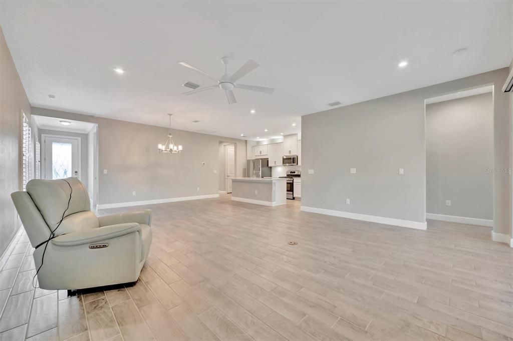 For Sale: $515,000 (3 beds, 2 baths, 1828 Square Feet)