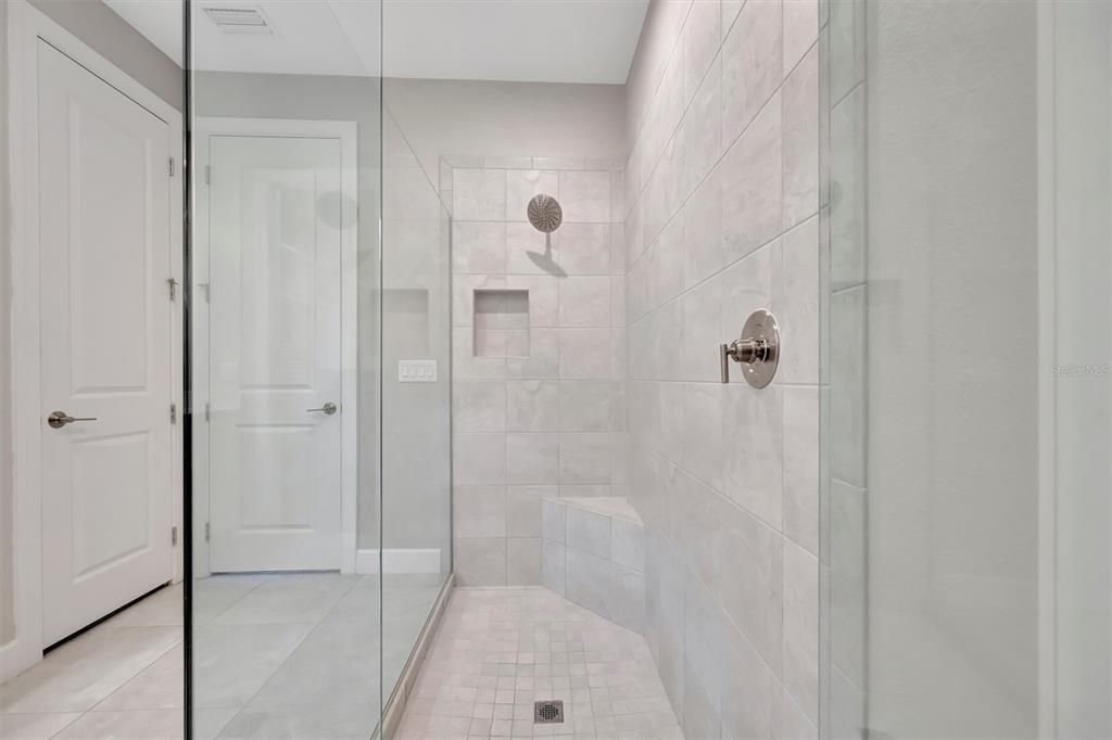 For Sale: $515,000 (3 beds, 2 baths, 1828 Square Feet)