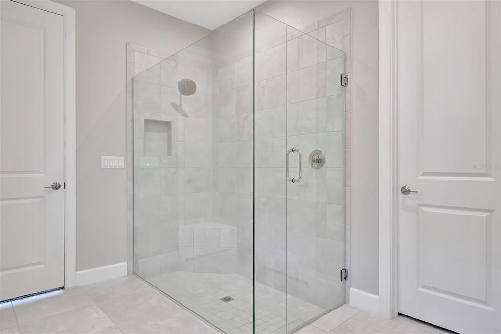 For Sale: $515,000 (3 beds, 2 baths, 1828 Square Feet)