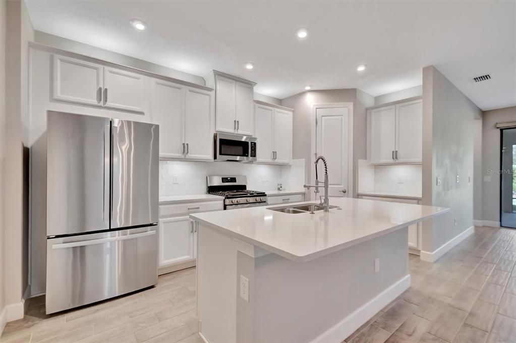 For Sale: $515,000 (3 beds, 2 baths, 1828 Square Feet)