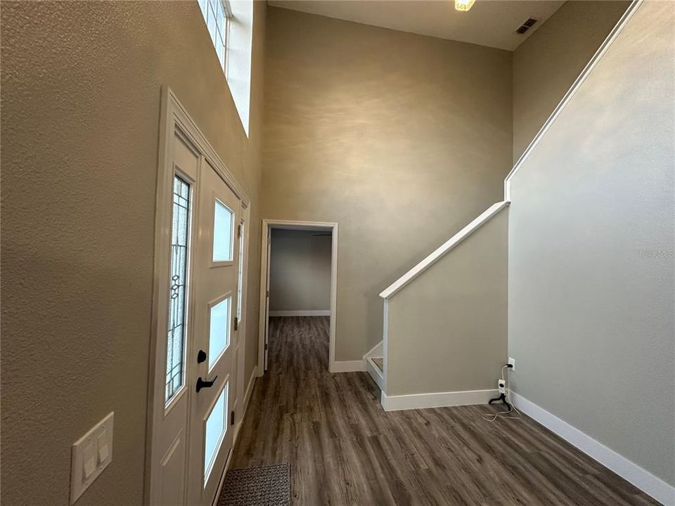 待售: $430,000 (4 贝兹, 2 浴室, 2356 平方英尺)