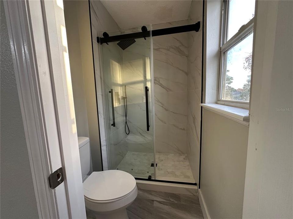 待售: $430,000 (4 贝兹, 2 浴室, 2356 平方英尺)