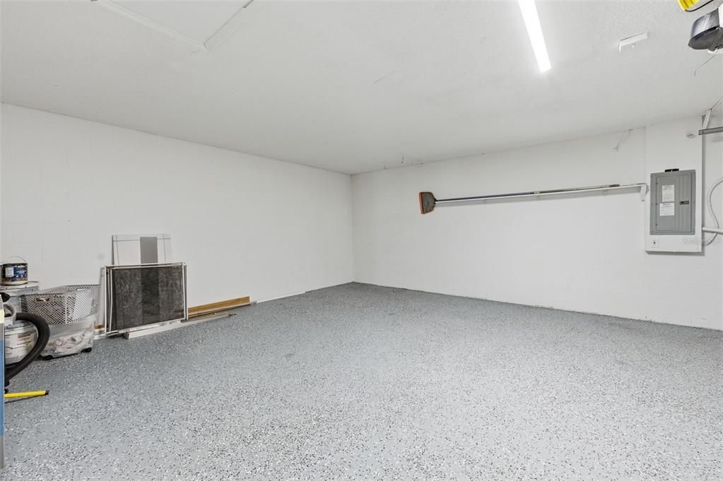 待售: $430,000 (4 贝兹, 2 浴室, 2356 平方英尺)