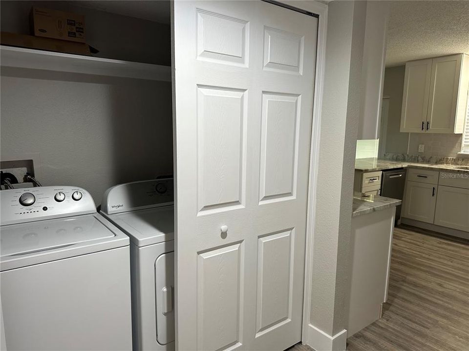 待售: $430,000 (4 贝兹, 2 浴室, 2356 平方英尺)