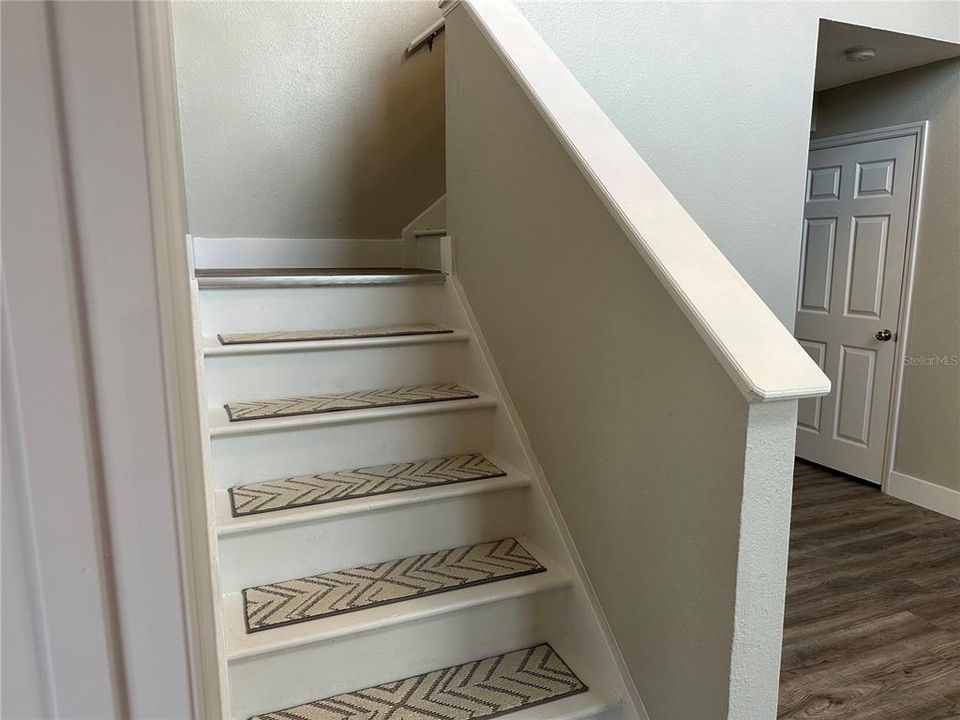 待售: $430,000 (4 贝兹, 2 浴室, 2356 平方英尺)