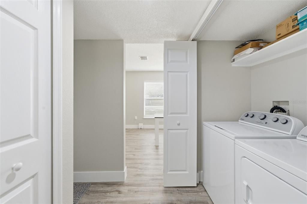 待售: $430,000 (4 贝兹, 2 浴室, 2356 平方英尺)