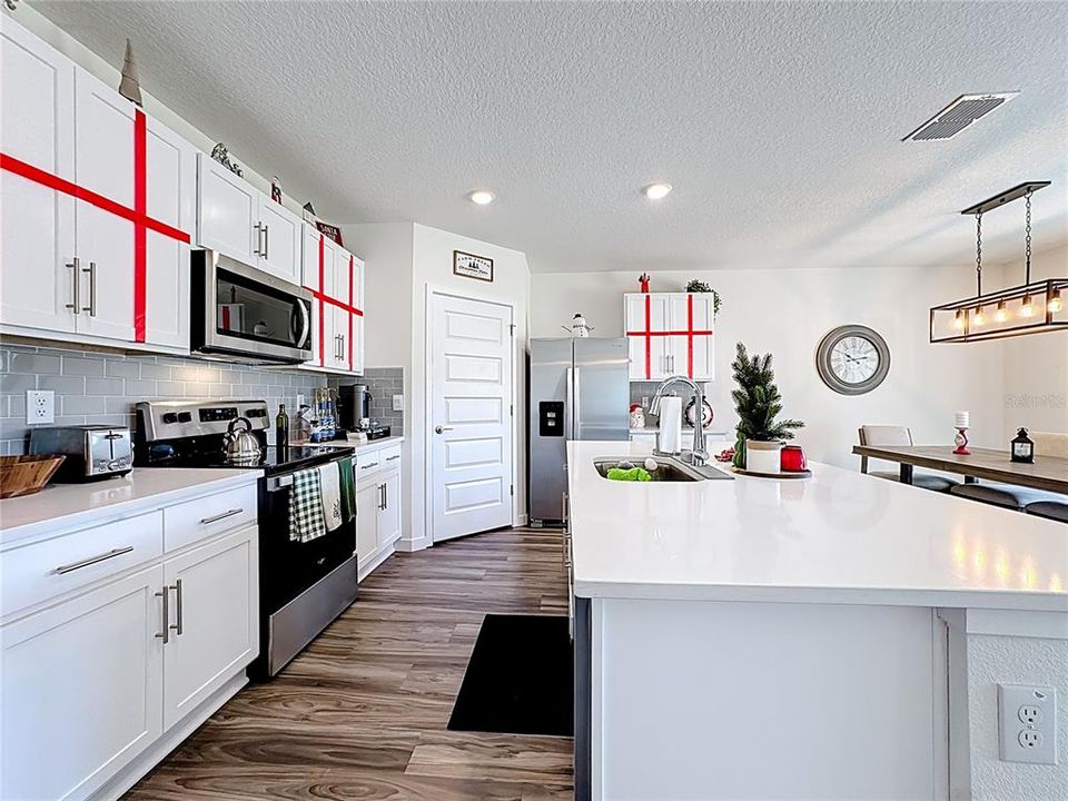 待售: $430,000 (4 贝兹, 2 浴室, 1846 平方英尺)