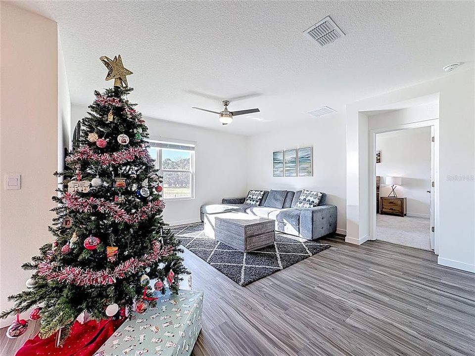 待售: $430,000 (4 贝兹, 2 浴室, 1846 平方英尺)