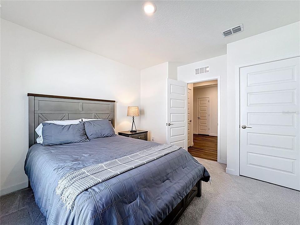 待售: $430,000 (4 贝兹, 2 浴室, 1846 平方英尺)