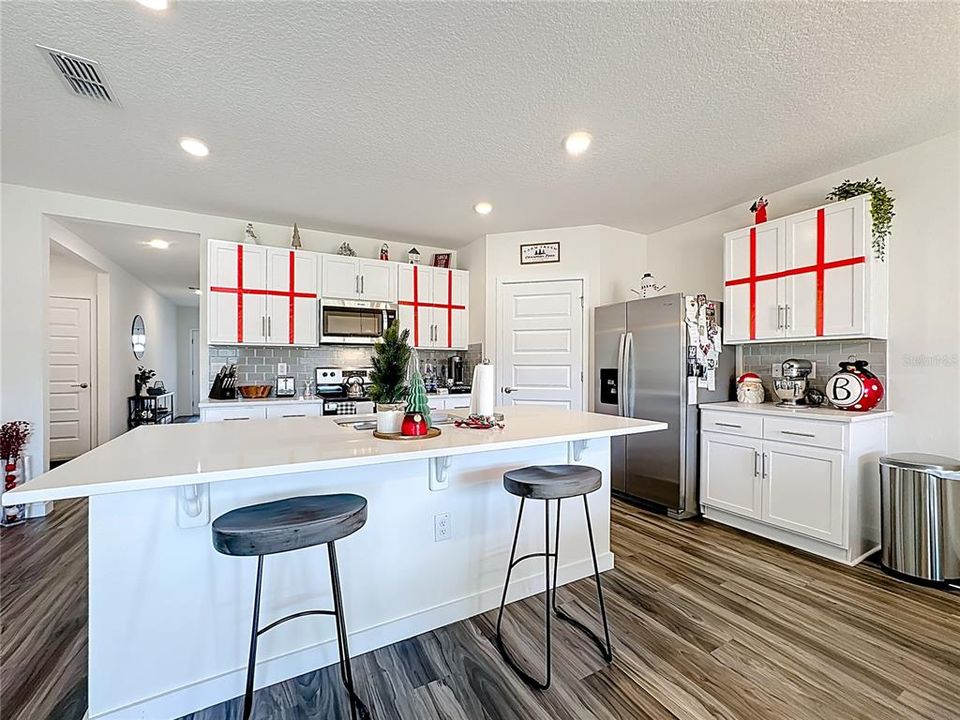 待售: $430,000 (4 贝兹, 2 浴室, 1846 平方英尺)