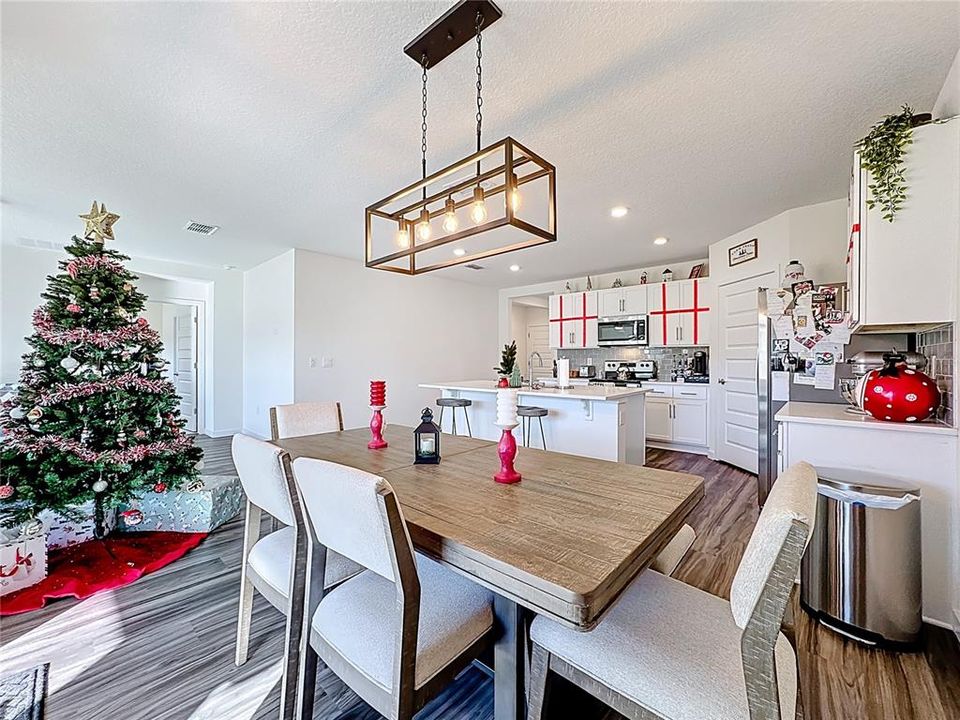 待售: $430,000 (4 贝兹, 2 浴室, 1846 平方英尺)