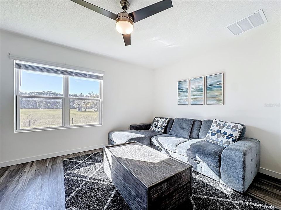 待售: $430,000 (4 贝兹, 2 浴室, 1846 平方英尺)