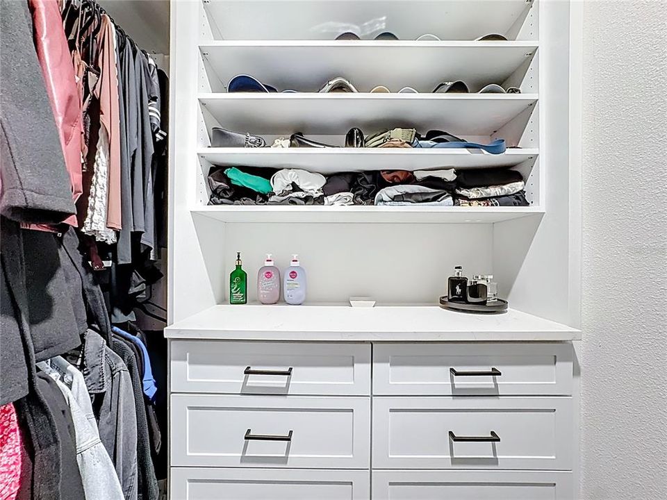 待售: $430,000 (4 贝兹, 2 浴室, 1846 平方英尺)