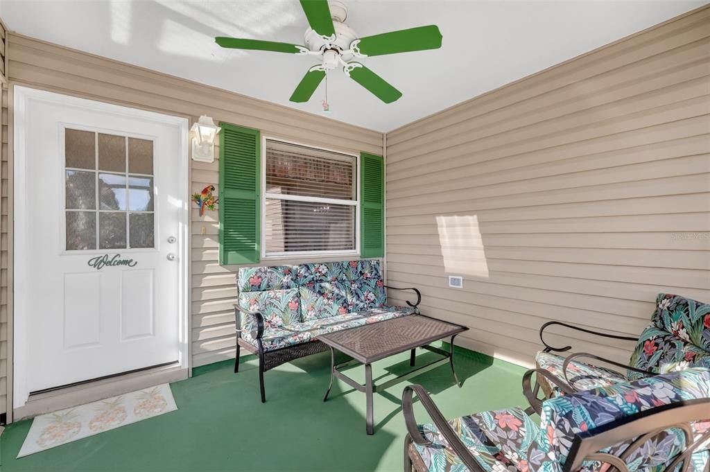 For Sale: $285,000 (2 beds, 2 baths, 1156 Square Feet)