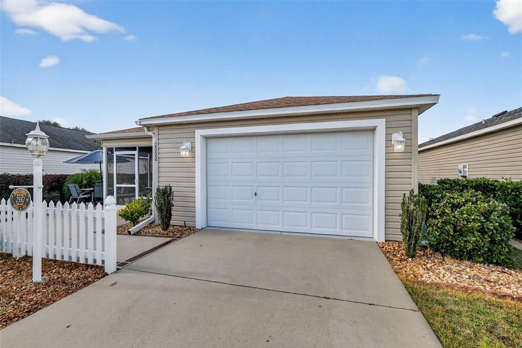 For Sale: $285,000 (2 beds, 2 baths, 1156 Square Feet)