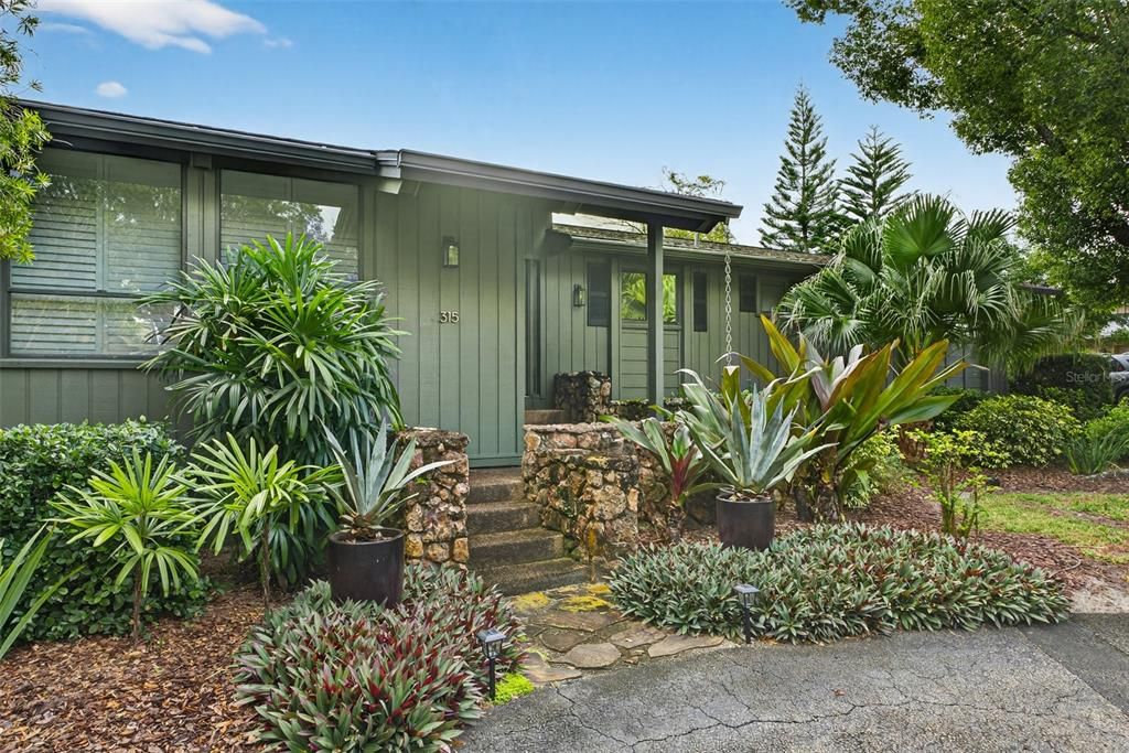 For Sale: $599,000 (6 beds, 3 baths, 3487 Square Feet)