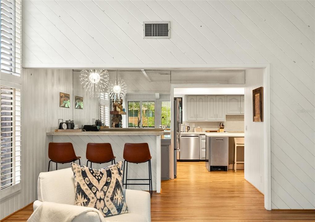 For Sale: $599,000 (6 beds, 3 baths, 3487 Square Feet)