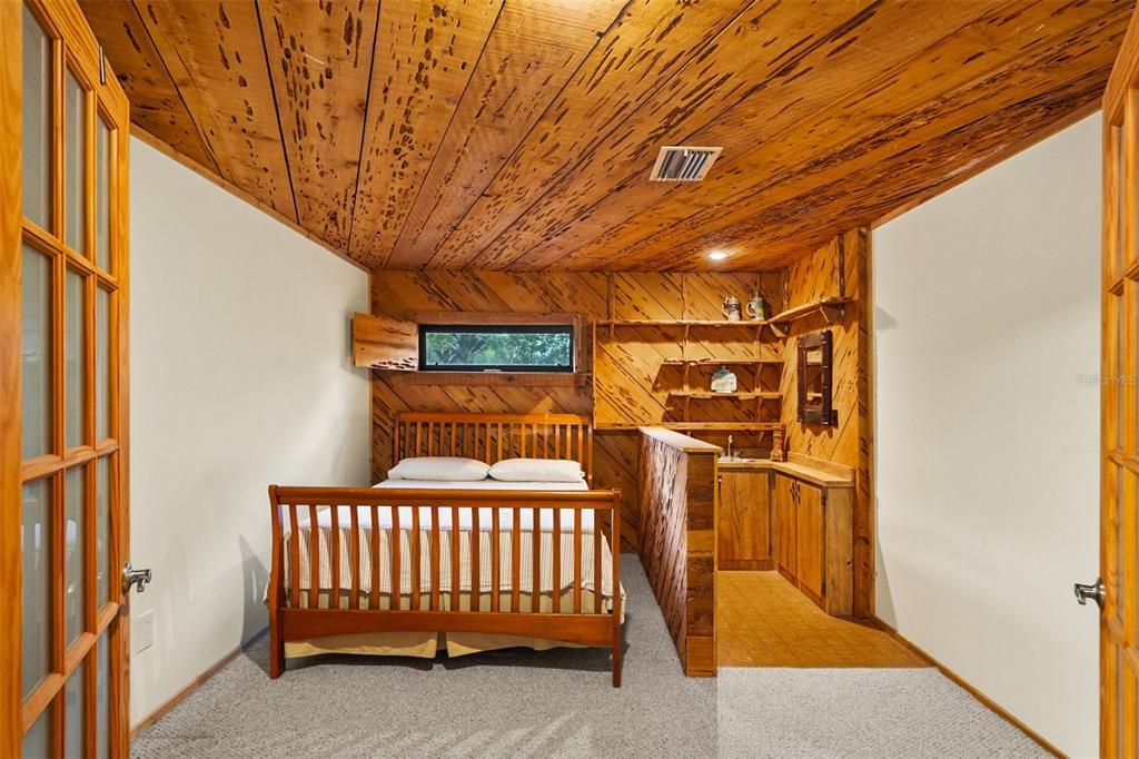 For Sale: $599,000 (6 beds, 3 baths, 3487 Square Feet)