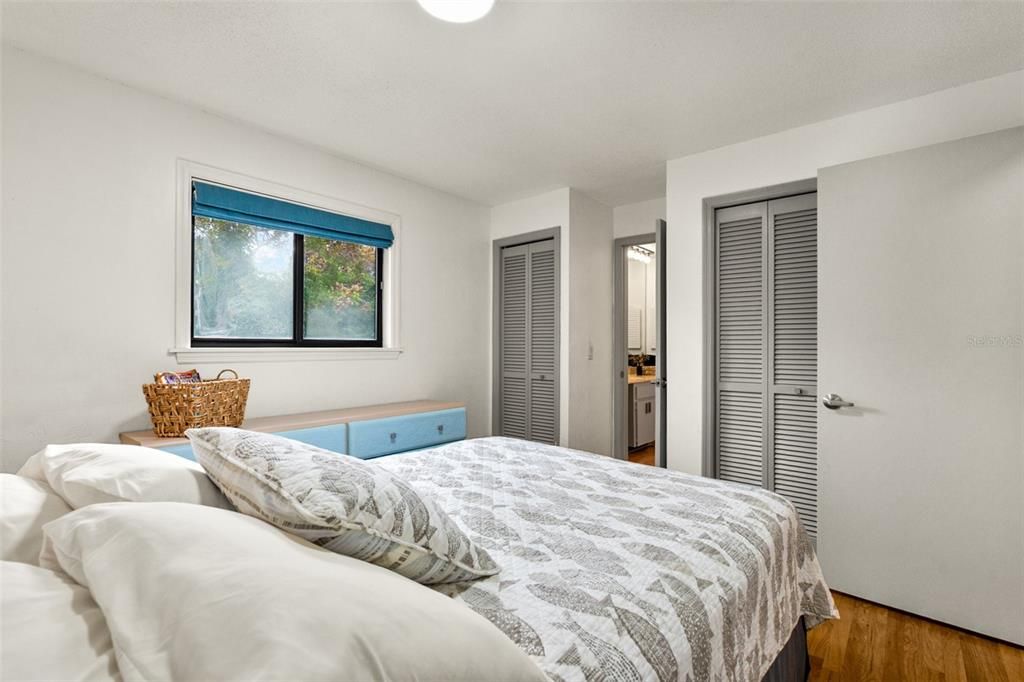 For Sale: $599,000 (6 beds, 3 baths, 3487 Square Feet)