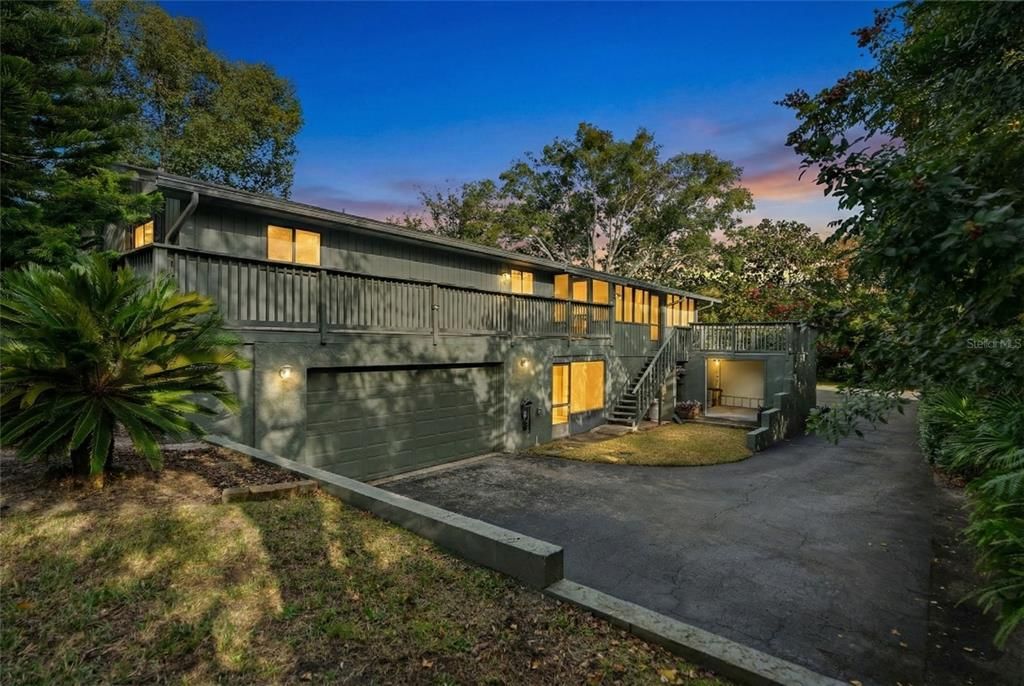 For Sale: $599,000 (6 beds, 3 baths, 3487 Square Feet)