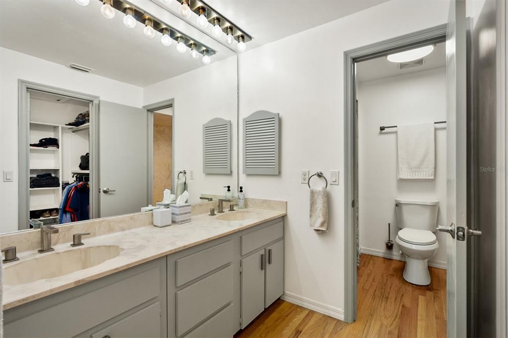 For Sale: $599,000 (6 beds, 3 baths, 3487 Square Feet)