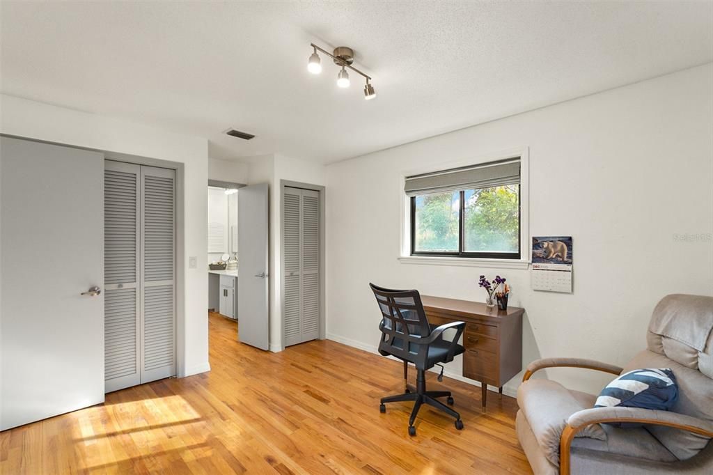 For Sale: $599,000 (6 beds, 3 baths, 3487 Square Feet)