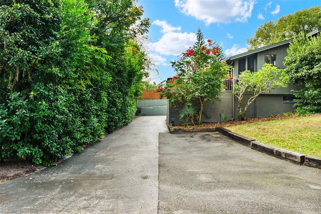 For Sale: $599,000 (6 beds, 3 baths, 3487 Square Feet)