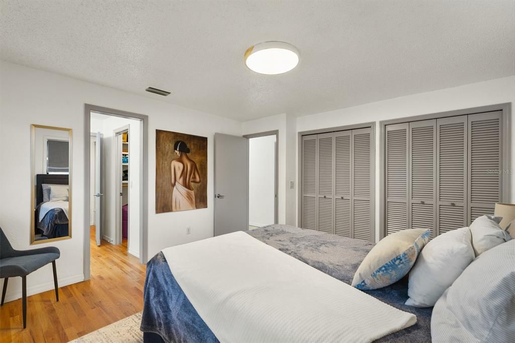 For Sale: $599,000 (6 beds, 3 baths, 3487 Square Feet)