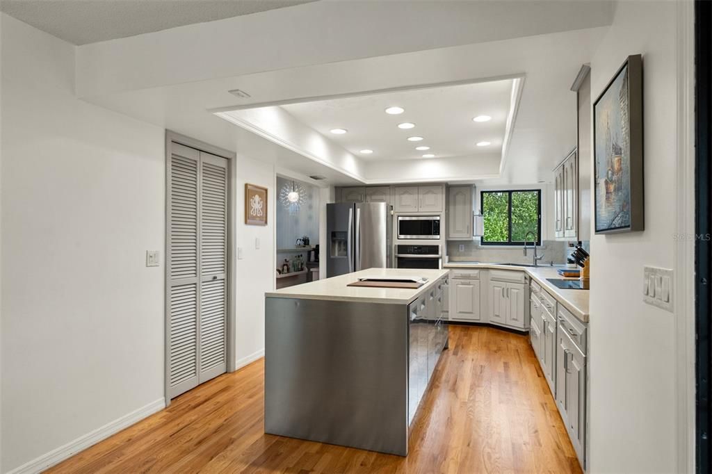 For Sale: $599,000 (6 beds, 3 baths, 3487 Square Feet)