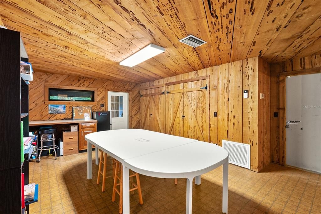 For Sale: $599,000 (6 beds, 3 baths, 3487 Square Feet)