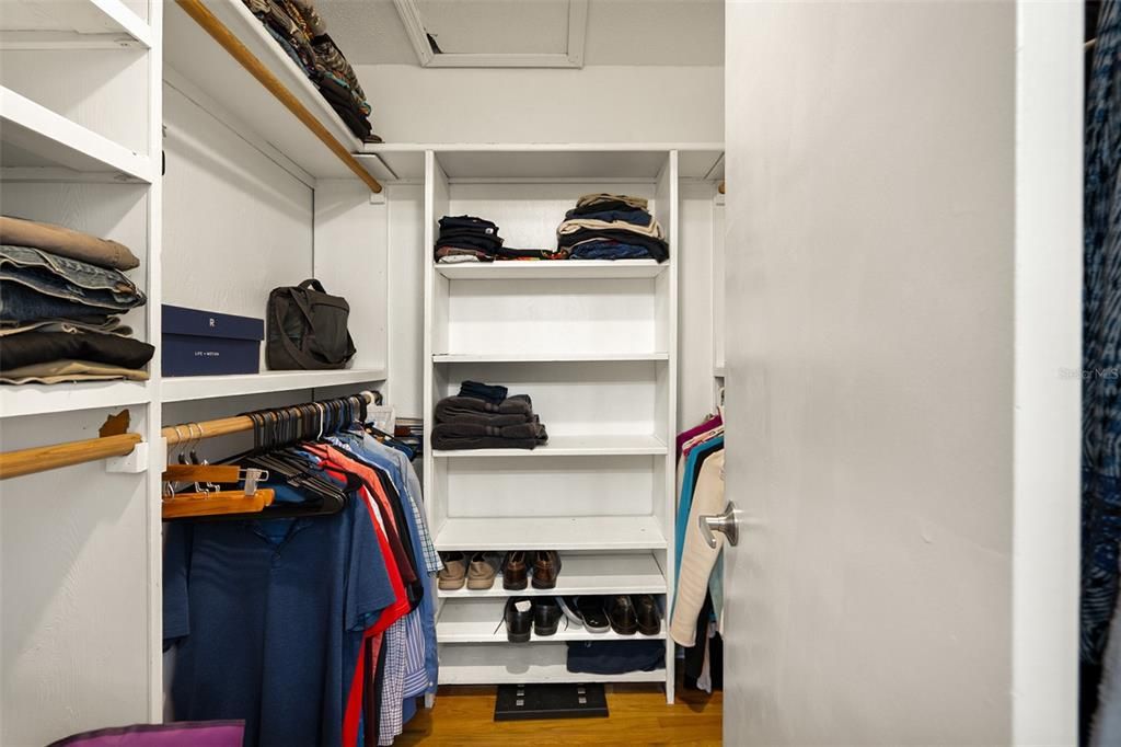 For Sale: $599,000 (6 beds, 3 baths, 3487 Square Feet)