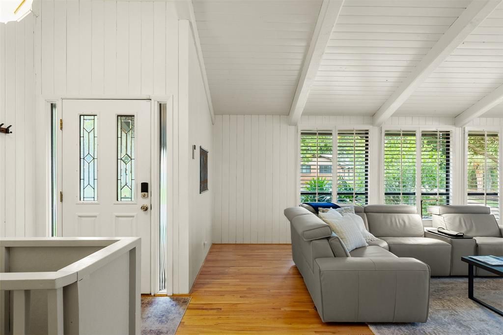 For Sale: $599,000 (6 beds, 3 baths, 3487 Square Feet)