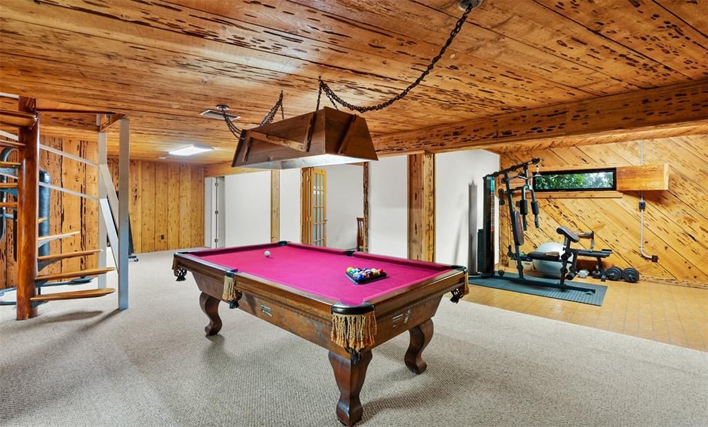 For Sale: $599,000 (6 beds, 3 baths, 3487 Square Feet)