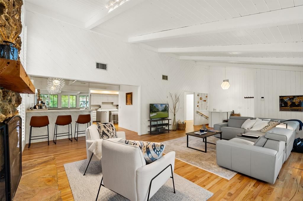 For Sale: $599,000 (6 beds, 3 baths, 3487 Square Feet)