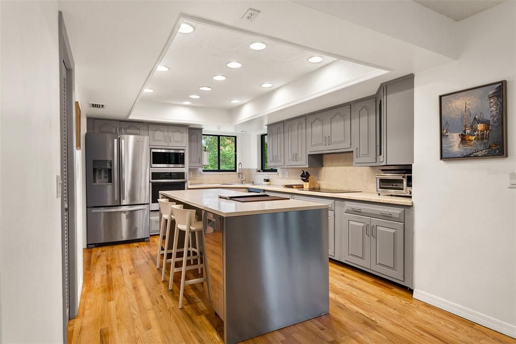 For Sale: $599,000 (6 beds, 3 baths, 3487 Square Feet)